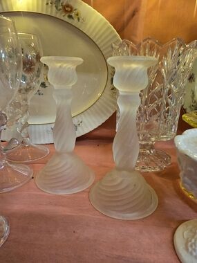 Vintage 7 In Frosted Glass Spiral Candlestick Pair - White